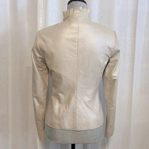WHITEHOUSEBLACKMARKET NWOT Cream Leather Blazer Pearl Frill Detail, Size XXS/S - Picture 2 of 9